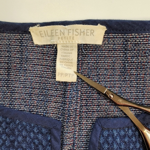 Eileen Fisher women's woven denim cardigan jacket, textured, sz 2P, oversized. - Picture 11 of 13
